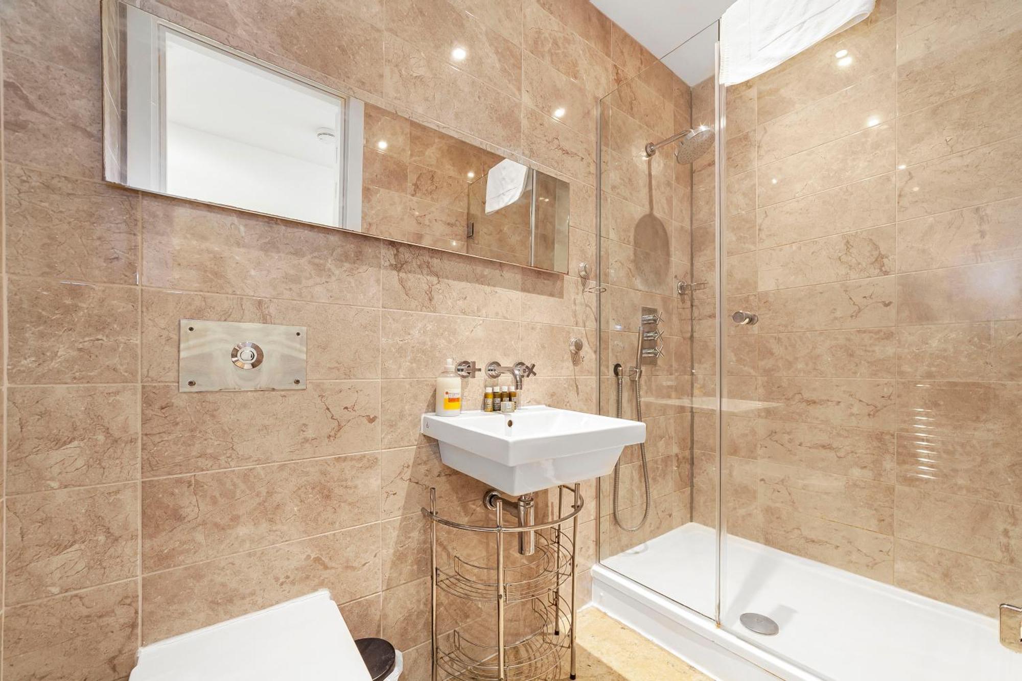 Deluxe Holborn Two Bedroom Apartment Londres Exterior foto